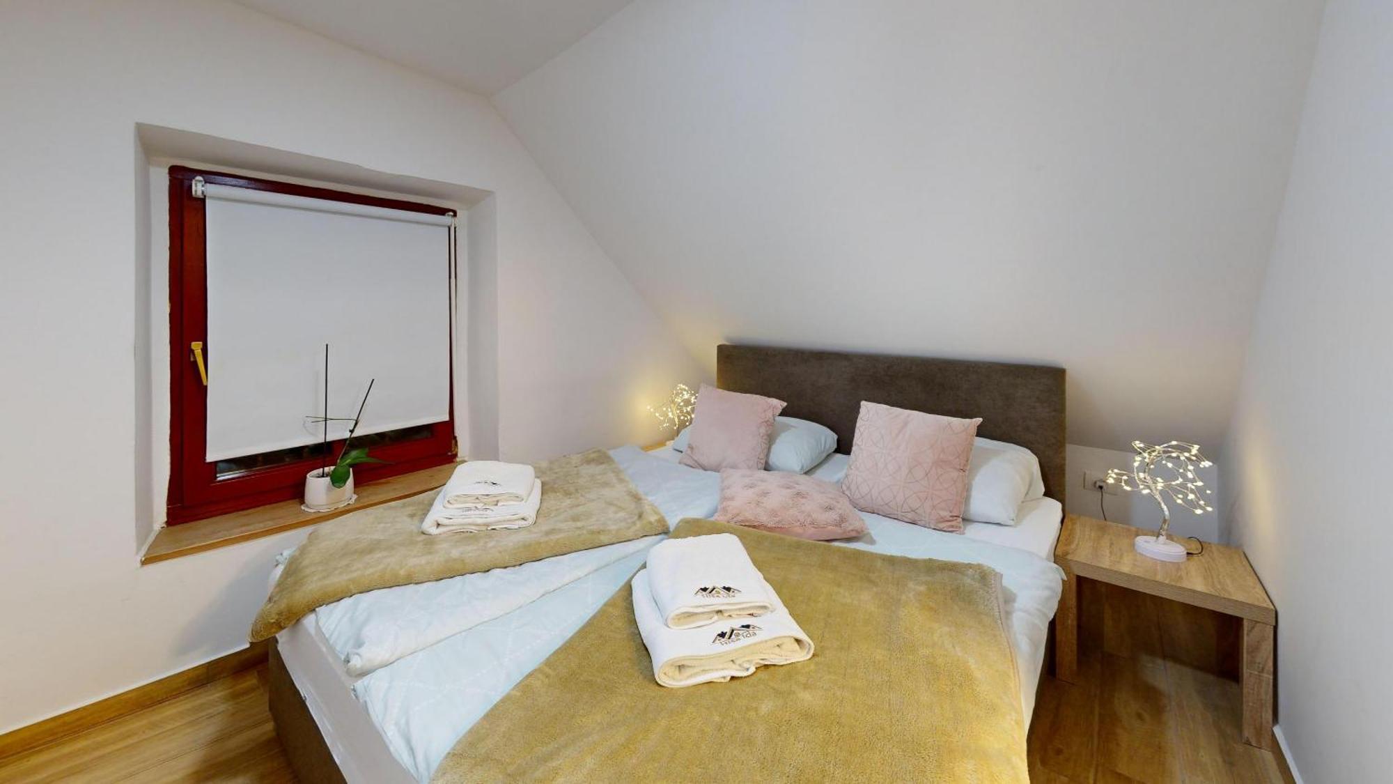 Resort Hisa Ida - Apartments With Hot Tub And Sauna Ivancna Gorica Zimmer foto